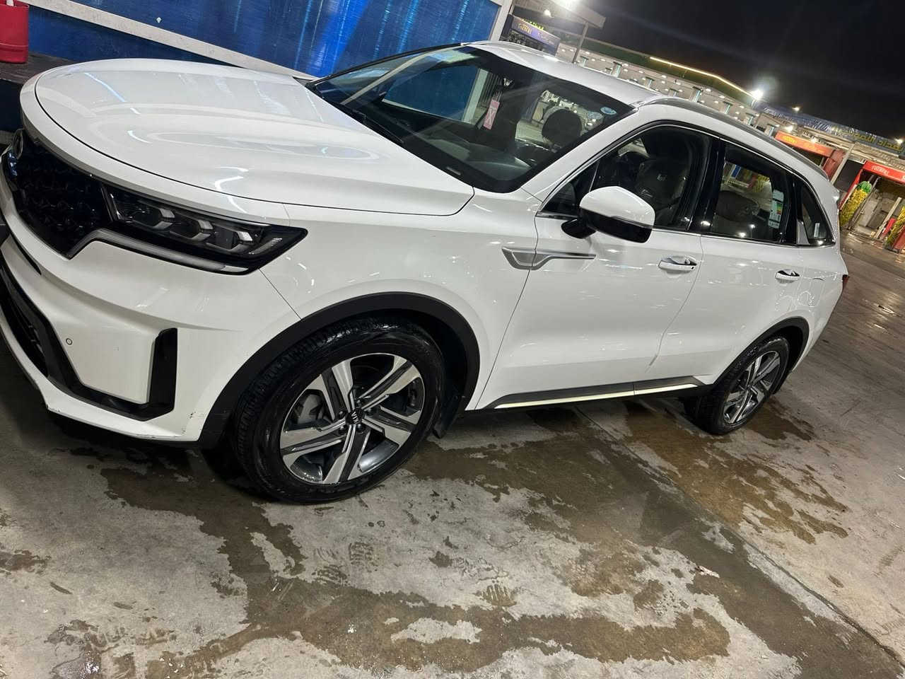 السلام عليكم 
سورنتو 2021 خليجي مكفول من الصبغ والبارد ٦ سلندر ٧ راكب فول موصفات عدا البنراما مكاني بغداد السعر ٢٤٧ وبيها مجال بسيط ***********
