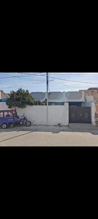 بلور خلف كراج • ٢٤٠م • واجهة ١٢م