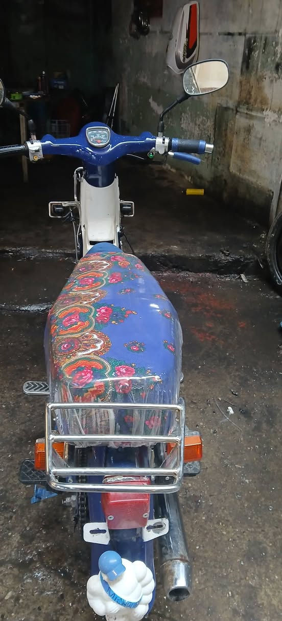 سلام عليكم ماطور هوندا ياباني كامل مكمل  سعر ٣٢٠الف سرعا ٦٠ رقم وتساب ***********
