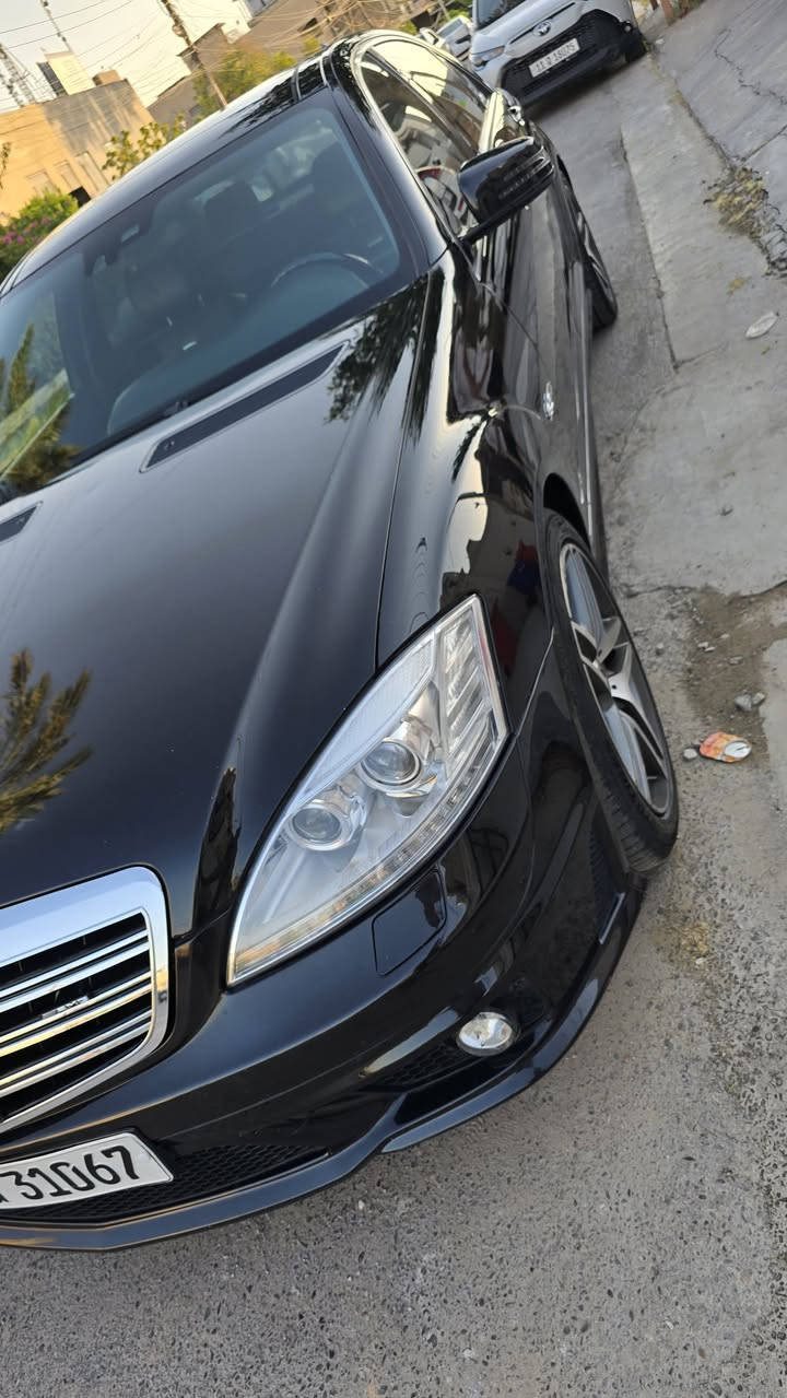 2007 S63 AMG أصل 
 مكفولة من الضربة والصبغ وبارد وشخوط   ، ماشية 93 ألف كيلو حقيقي ،  محرك 550 
السياره جديده او احلى من الصور بهواي
بوب شفط كشنات تدفئه تبريد امامي وخلفي كشن منفصل 
سياره صفر مسج ما بيها اي عطل كلشي نضيفه مال جناي 
جگات هايدروليك ، بانوراما ، بردات جانبية وخلفية  ناظور ليلي 
*********** 
مكاني بغداد
