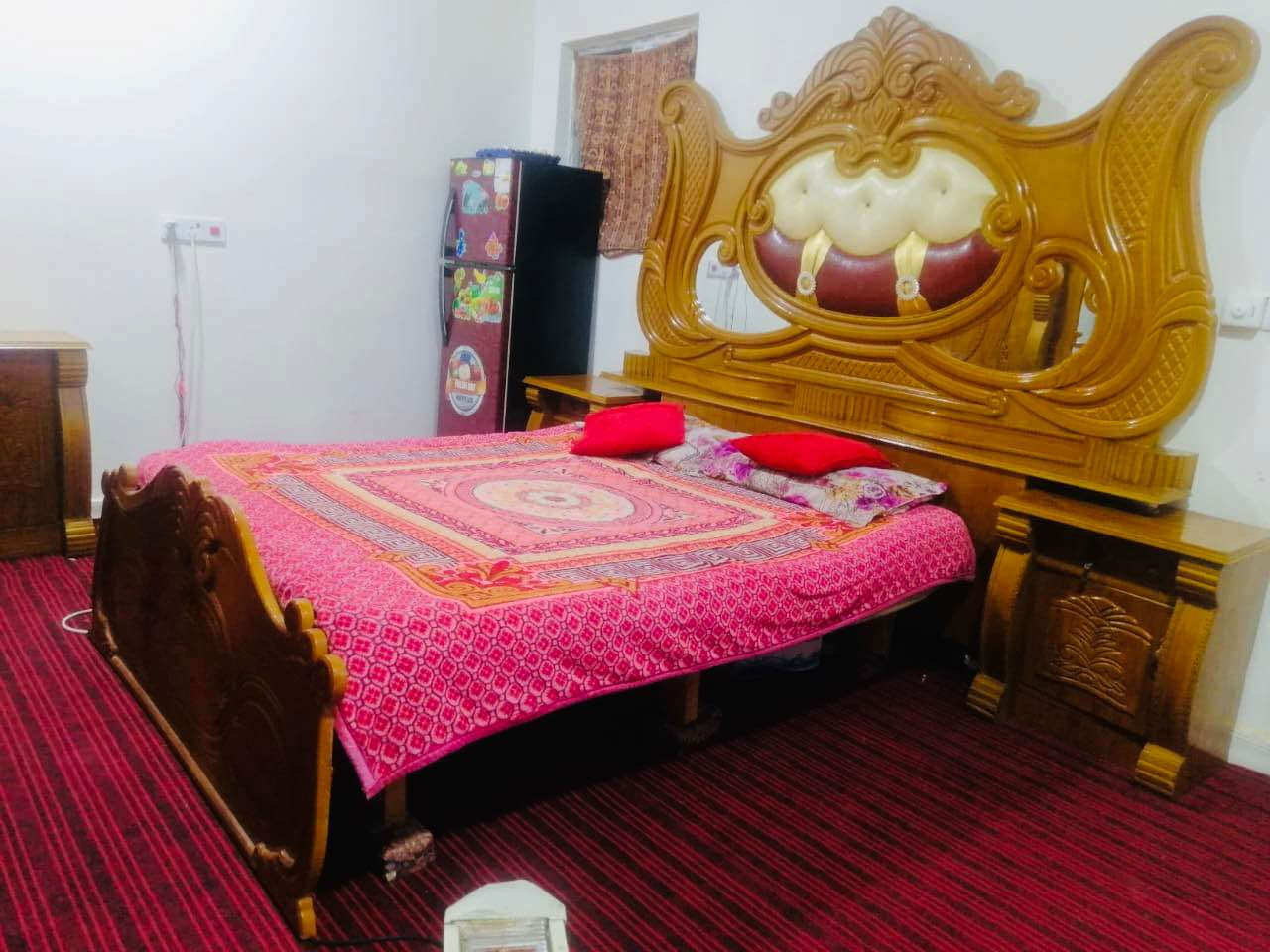 سلام عليكم غرفه أخشاب للبيع كدامكم نضيفه طابقين ٦ أبواب يرادلها بعض الملاحضات ترتيب بسيط تتكون من ٧ قطع سعرها مليون و ١٥٠  والشراي يدلل بيها مجال بدون المندر إذا ويه المندر يختلف سعرها  مكاني بصره جزيره *********** البصرة, العراق
