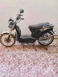 دراجة هارلي الاخوين للبيع  دراجة زينه ونظيفة وبطاريات نظيفات مكاني الت...