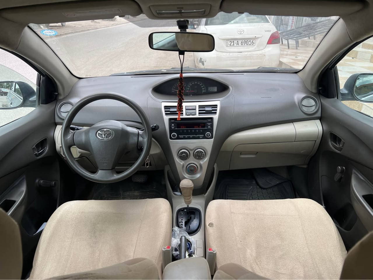 يارس 2009 سةنةوي ساليكة بةسةر چووة گير توماتيك گير مةكينة تةبريد تةقةو رةقة بةشةرت يةك پةلةي بوياخة بي ناو گرتن نرخ 80 گةلا و مةعامةلة 
***********
*********** السليمانية, العراق
