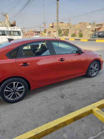 سلام عليكم للبيع او مراوس كيه فورتي 2023 بغداد إنكليزي بإسمي هزه وسنويه جديده  2030 مكينه 2000 دوش حادثه خفيف صور الحادث بالمنشور بجم كبس سياره جديده جدا نص فول كير مكينه وكهربائيات على وضع الشركه ماشيه 30 الف السعر  150 ه‍اتف *********** بي واتساب مكان السياره بغداد
