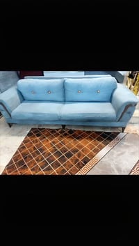 ٨مقاعد تركي سرير ومخزن ب٣٠٠ وبي مجال للتواصل ٠٧٧٢٧٣٧٨٨٧٦