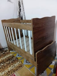 سرير طفل • هزاز • نظيف