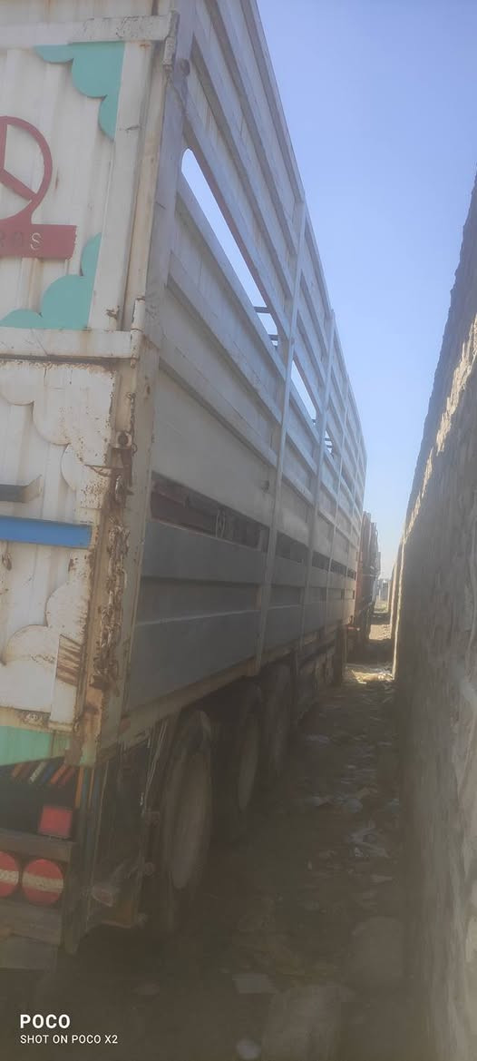 سلام عليكم مقطوره غناميه لبيع طوله12م وطبقين مع مدرجات دناكير3 كبار تركيا مفتوحه طخم  بنزات  طخم جوبلس دبدوب دنكير الثالث ويرفع شرط الهواء وايرمنيه مقطوره كامله كلها شرط ***********
***********مكان موصل
