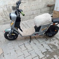 عندي ار تسعه البيع بطاريات 5كبار السعر 300 وبيه مجال 07728407392 عنوان...