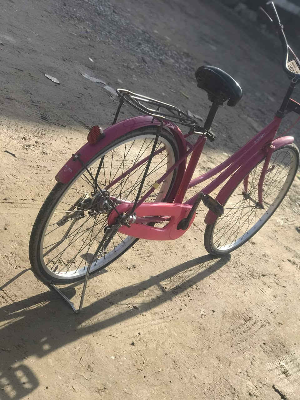 السلام وعليكم بيسكل اللبيع عبد الحليم حجم 26 موديل 2015 بيسكل نضيف جديد سعر 65 مكان الموصل حي البكر  رقم الهاتف ***********
