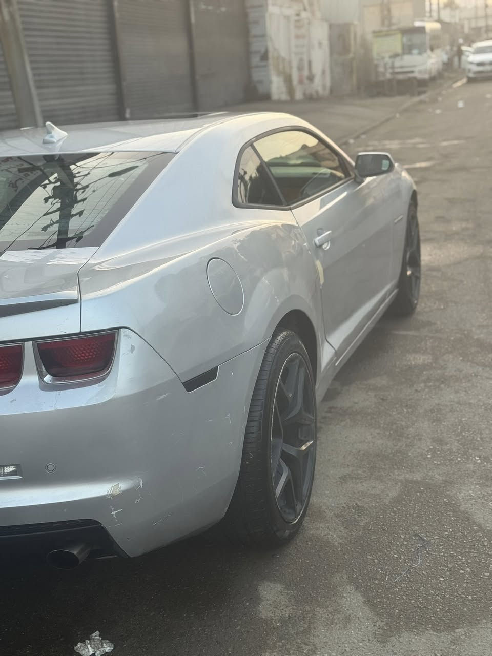 كيجات يم الكير 

غرفه جديده تفصال مو تلبيس 

داته شو 

شاشه اعطال 

شفتات كير بلستيرن 

شاشه جيبره مع كامره بلاديه 

سماعات بوستن 

فتحه 

تايرات 2 سايز

كشنات كهرباء 

تبريد ثلج غاز جديد 

صدر خلي جديد بلكامل حتى بوش مال فريم ممه مبدلات 

الامامي حلو 

مكينه خير من الله 

الكير بي تئخير بل D او R اقل من أربع ثواني بس التنميره مابيها اي مشكله والشلعه تشك الكاع 

السعر 88 بي مجال بسيط مكاني بغداد العلاوي 

فدوه الشراي يتصل او تعال ودلل والله السياره مال جناي مو بياع شراي صرفت عليه من كل كلبي 

***********
