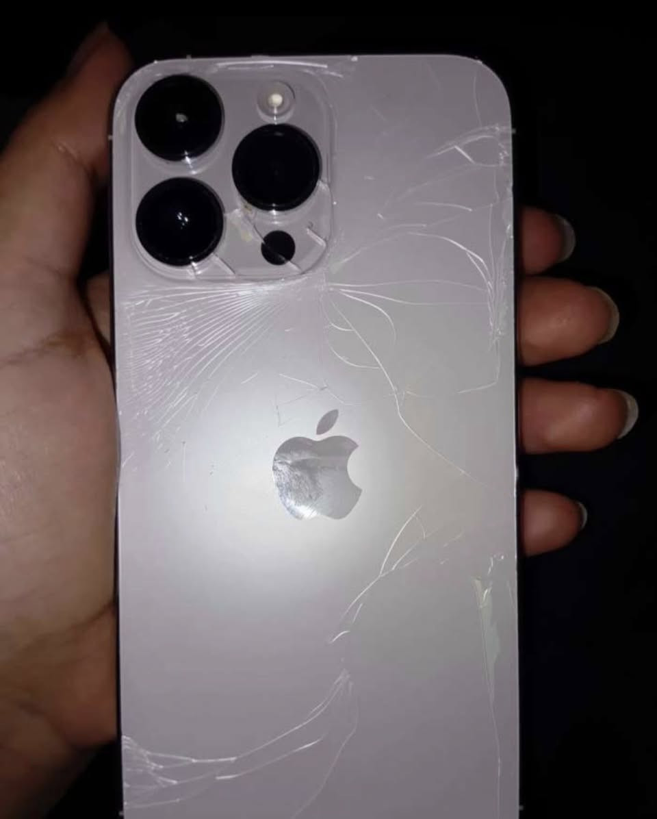 14 برو ماكس
ذاكره ٢٥٦ 
بطاريه ٨٤ 
ابيض 
شرق اوسط 
مستخدم قليل عندي 
مامرفوع ولا مبدل اي شي 
بي 
قفله ٦٥٠
عندي توصيل


**إذا كنت صاحب هذا الإعلان وتريد حذفه لأي سبب، رجاءا أرسل رسالة إلى الدعم الفني**