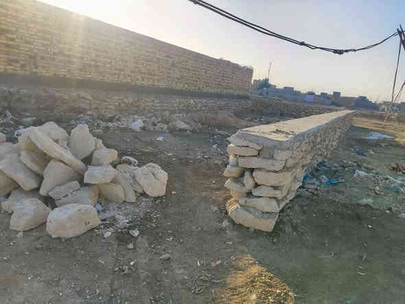 قطعه للبيع مساحة 150 متر بيه رباط حجر شارع 12 متر رخيصه خدمات متوفره
***********
