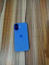 16 عادي ازرق بطارية 100 ذاكرة  256 شرق اوسط ملحقاته موجوده ، الجهاز نظ...