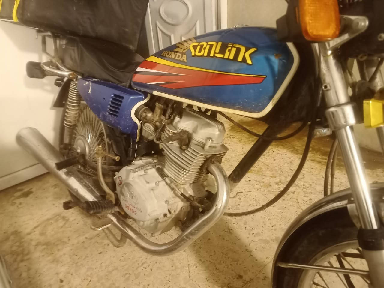 السلام عليكم دراجه بارت للبيع الدراجه رايدها ب 375 وبيها مجال بسيط *********** تواصل اتصل على الرقم موتور محرك مفتوح
