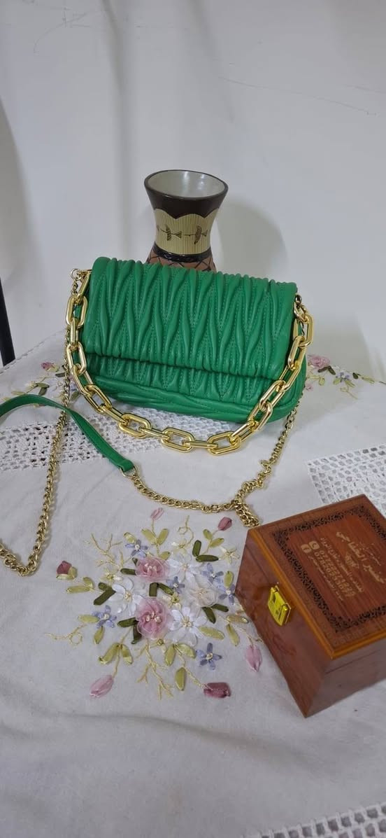 جنط القطعة 5000 يوجد توصيل جميع
#المحافظات 5000 رقم الحجز ***********
