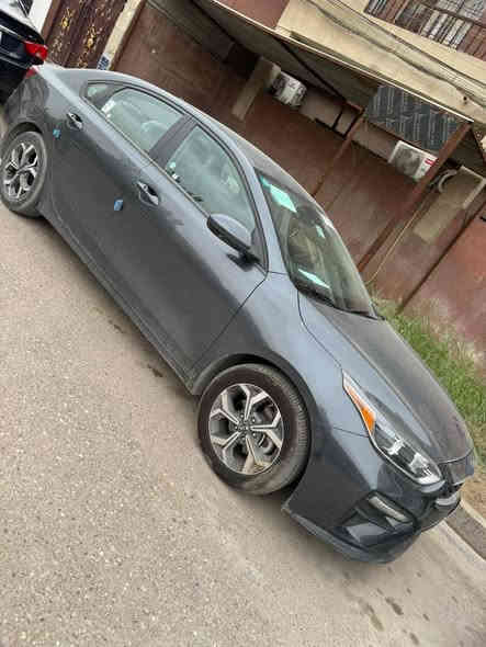 يالله السلام عليكم
كيا فورتي موديل 2021 امريكي 
حادثهه فقط دعاميه أماميه 
ماشيه 72 
السياره  مكفوله كفاله عامه من الصبغ  والمعجون 
تخم تاير جديد 
باتري جديد 
حداديه اي نقص مابيهه 
تبريد شغال ثلج
السياره جاهزه ع اخير حبايه 
كير  اي تي   
***********واتس او اتصال 
السعر 150 وبيهه مجال بصيط
