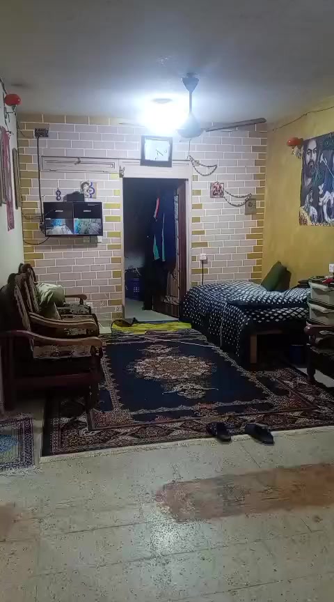 سلام عليكم شقة ارضي للبيع في مجمع السجاد (العزاب) السعر ٢٠ مليون وبيهة مجال بسيط ***********
