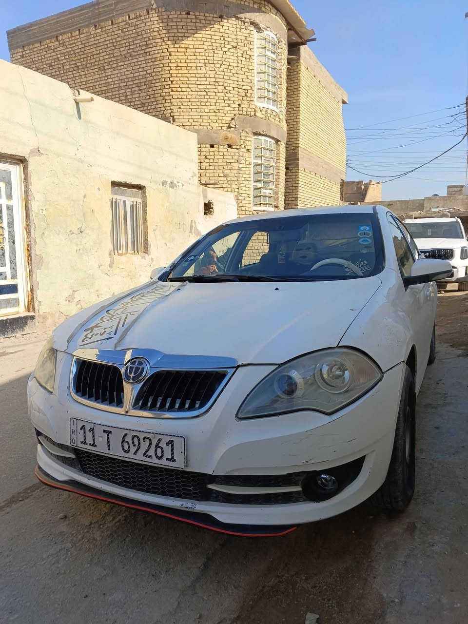 السلام عليكم للبيع برلنس موديل 2014 رقم بغداد انكليزي باسمي سياره جاهزه مكينه كير حداديه كله جديد السياره بيه ثلاث قطع قطعتين مبدلات والجاملغ الخلفي صبغ جهه السائق السعر 55 وبيه مجال  للاستفسار الاتصال ***********/
***********مكاني بابل طريق السده
