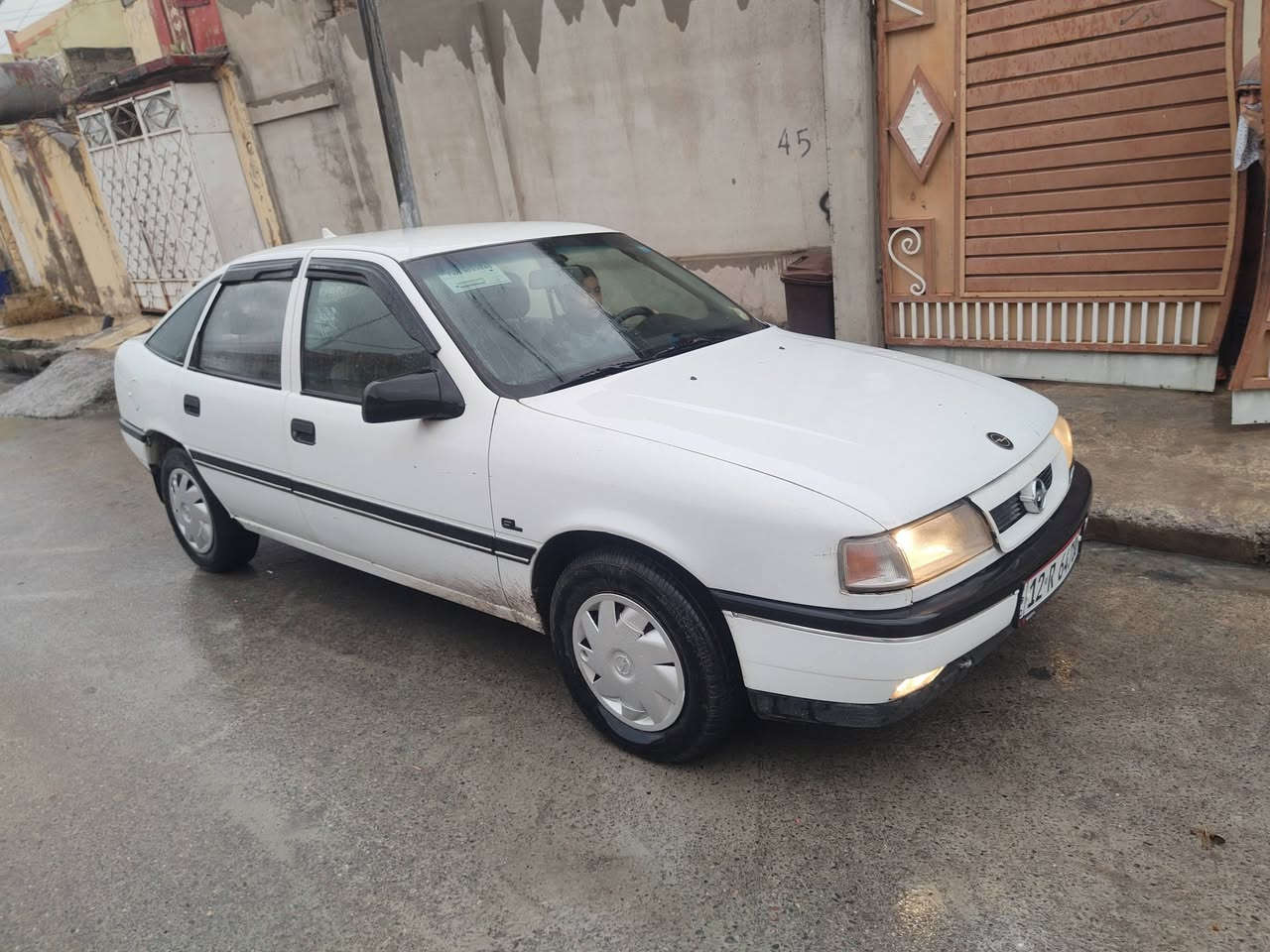 من رخصة الادمن.. السلام عليكم
اوبل فكترا GL حجم 18 موديل 1991, بدون صبغ بدون تبديل تبديل بدنه فقط وتصليح الدواير فقط السياره ارقام جديده مع السنويه وبأسمي شرط التحويل... السعر 50 ورقه 
***********
