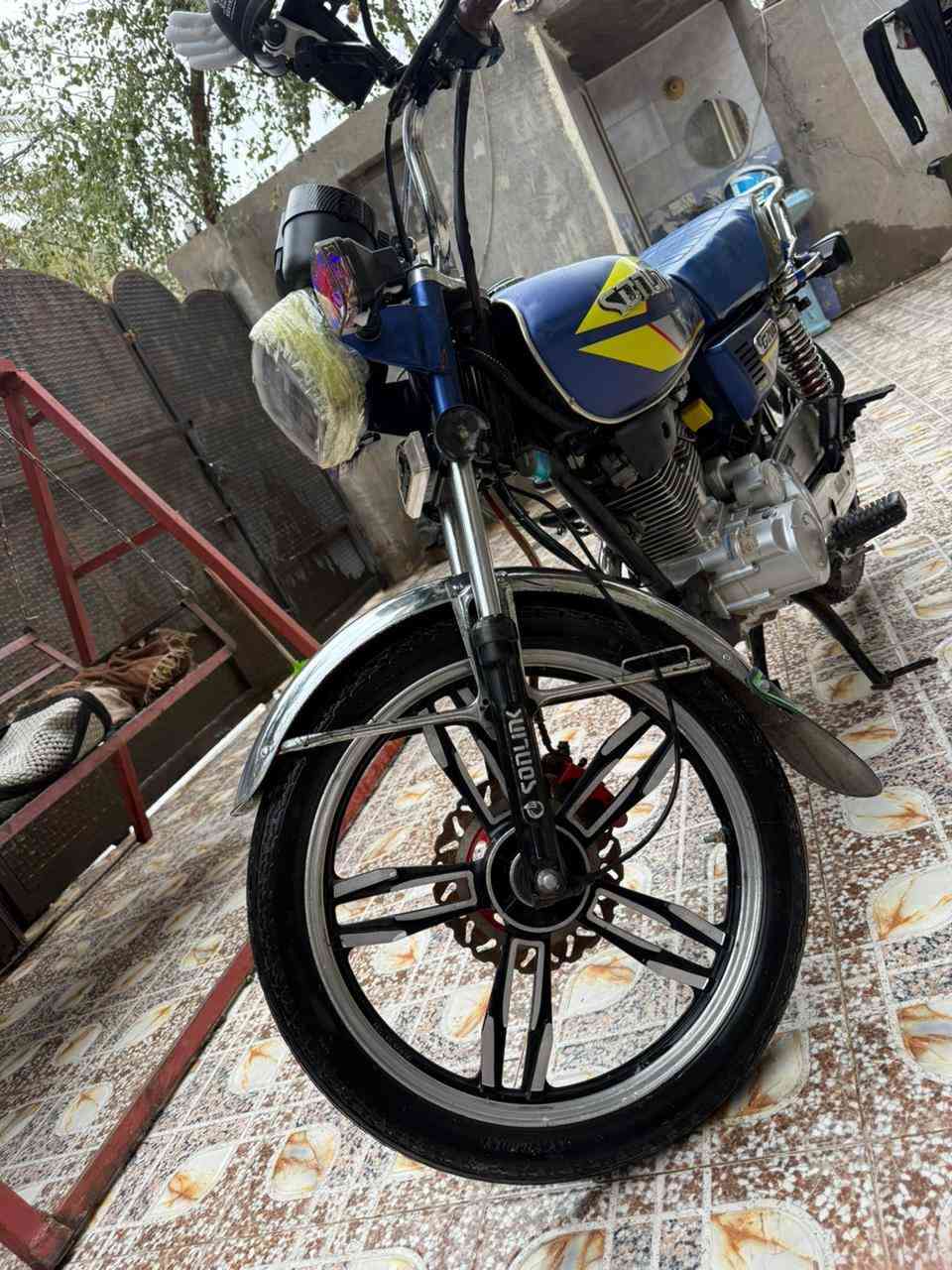 دراجه سيفان مديل 2024  للبيع
دراجه نضيفه مكينه شرط مامفتوح 
تايرات جدد مناقصها برغي أوراق كارتونيه اصوليه
فقط الشاشه واكفه والباقي شغال كله
مكان الدراجه ديالى الخالص
السعر 650 وبيها مجال قليل 
الاستفسار أكثر  ***********
***********
