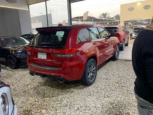 سلام عليكم عندي جيب موديل 17 رقم بغداد باسمي رقم جديد حادث بنيد بس اريد فورت اكسبيشن من 22وفوك كون 7راكب *********** سعر 240 بيها مجال
