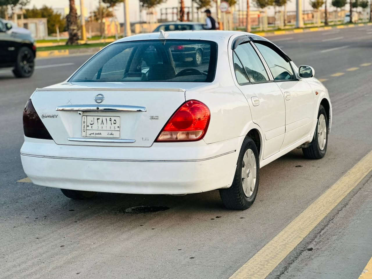 السلام عليكم.    للبيع سني.  موديل 2004
رقم بغداد.     مشروع وطني.   تحويل مباشر 

صبغ.    أبيع حزام.    بدون اي ضربه.   شرط الفحص
ياباني.   اصلي.     باب اول 

كير.   محرك.   صدر.   تبريد 
جاهزه من كلشي.  

السعر. 77. وبيه مجال
رقم هاتف.  ***********
مكاني.  الأنبار.    الفلوجه.   الكرمه
