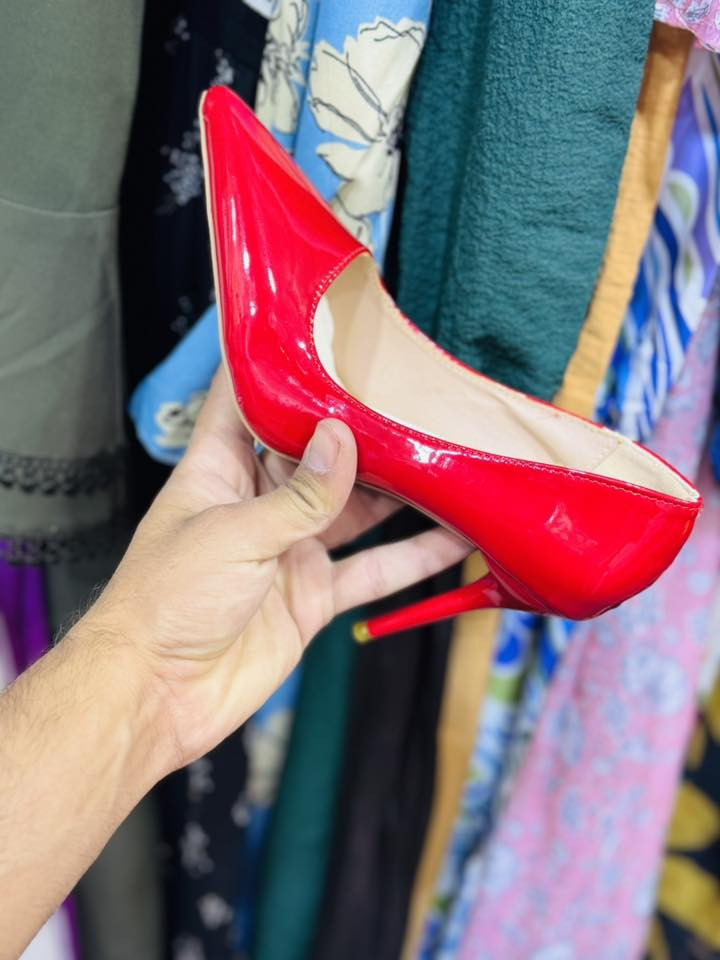 حذاء نسائي جديد 🆕 
العنوان بابل المدحتيه قرب الساعه مجاور المصرف محل محمد وحيد


**إذا كنت صاحب هذا الإعلان وتريد حذفه لأي سبب، رجاءا أرسل رسالة إلى الدعم الفني**