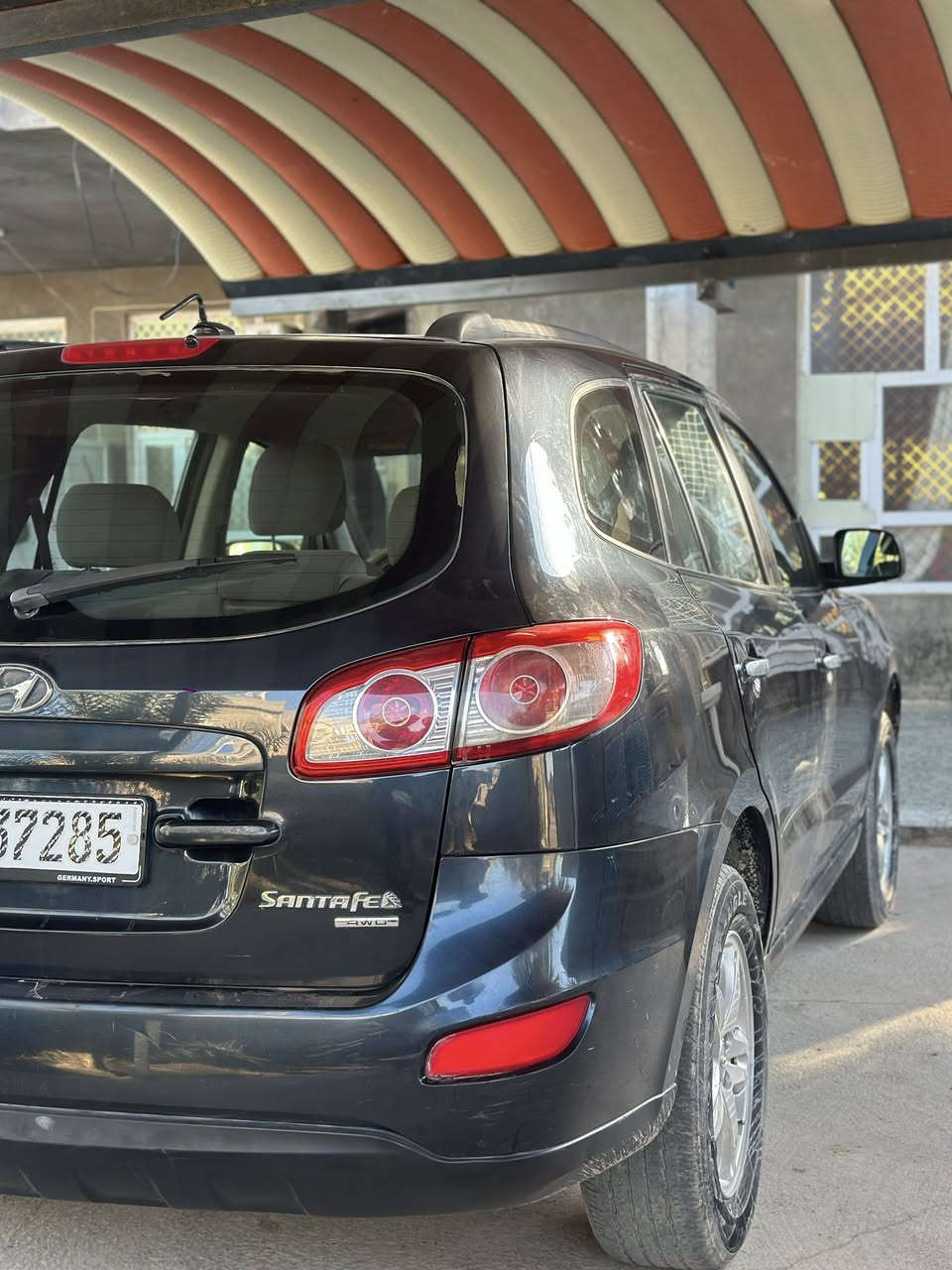 ***********/***********
سنتافي 2011 رقم ديالى سنويا جديد هزه جديد محرك 2400 دوش سياره بيه قطعه تبديل وقطعه  صبغ فقط امريكي جاهزه من صدر من كهربائيات من داخل وبل عافيه على ياخذهه
مكان سياره ديالى كنعان الشرراي يتصل 
السعر 125 
ب اسمي سياره
