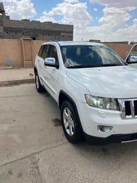 جيب شيروكي موديل 12 خليجي فووول مواصفات مكفوله كفاله عامه بيها فقط أرب...