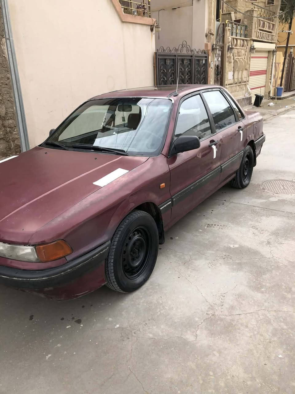 كلنت موديل 91 كير اوتوماتيك رقم سليمانيه كير محرك بشرط تحويل وغرامات وكص بشرط وعنده بطاقه بنزين صبغ بلادي باقي كله عل شركة مكان سياره كركوك *********** وعل واتساب
