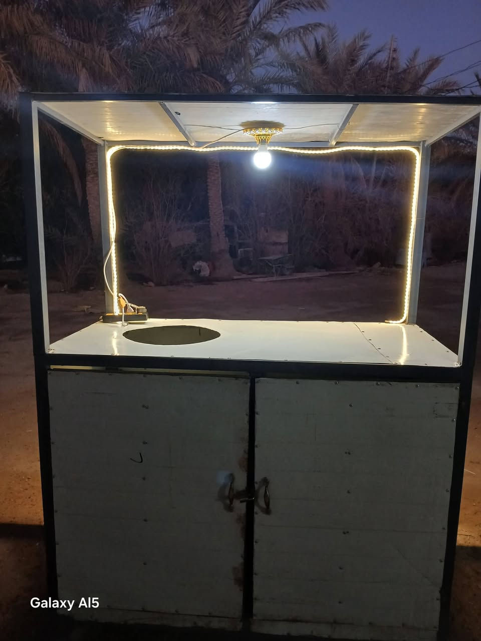 السلام عليكم عربانه لبلبي للبيع جاهزه من كلشي رايده 250 الف وبيه مجال مكاني الرمادي منطقه زنكوره شراي يتصل ***********
