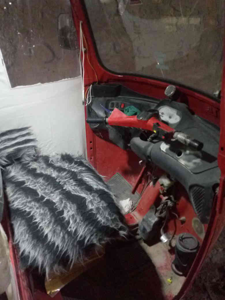 تكتك بياجو مرقمة واسط فقط سنوية لوحات مامستلم اواجهك ويه راعيها وتفاهم وياه يريد يسويلك وكالة لو يحولك انته وياه بعد 
تكتك كاملة مابيها نقص كلشي تنكر سلف وتطلع مكينة تجفيت عام كهربائيات دوشمة كامله مثل ماموضح بالصورة مكاني بالكوت السعر قفل مليون و 700 تجي تفحص وسويلك مكاتبة ونطيك رقم صاحبها الشرعي ومستمسكاته وعنوانه وتتوكل بالله 
اتصل وبالخدمة ***********
