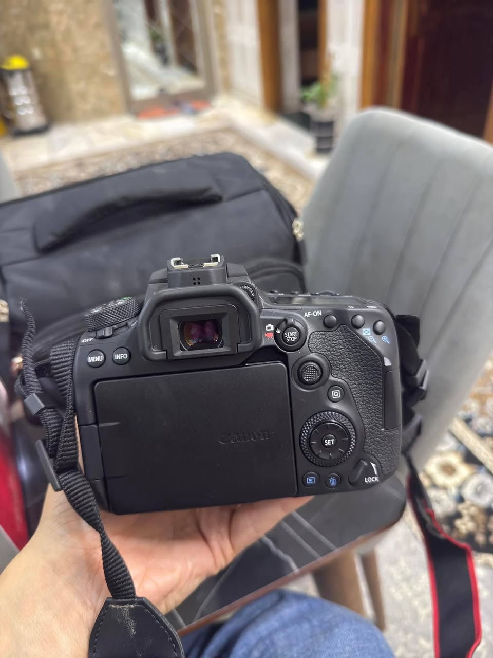 سلام عليكم كانون 90D ستخدم شخصي  للبيع
مكاني كربلاء  ***********

