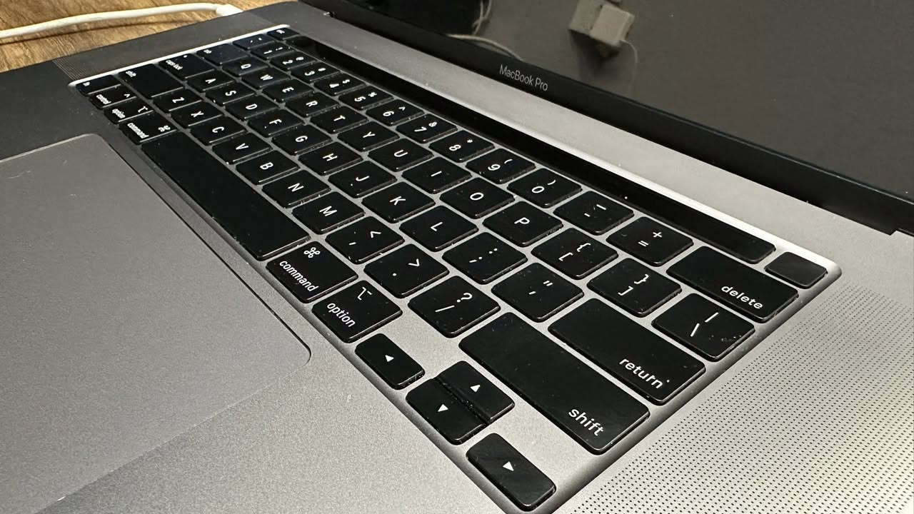 Macbook Pro
- 16 inch
- i9
- 2019
- 8GB graphic
- 32GB RAM
- 512 SSD
- Battery cycle 749
- TouchBar
- Price IQD 775,000
Very clean only has some body scratches.
Pictures above are ACTUAL photos of the item.


**إذا كنت صاحب هذا الإعلان وتريد حذفه لأي سبب، رجاءا أرسل رسالة إلى الدعم الفني**