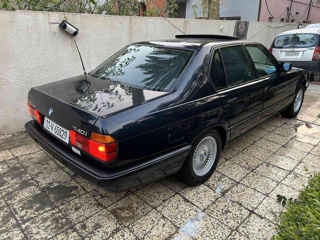 بيئم موديل 94 رقم بغداد انكليزي بأسمي 740  سياره جاهزه  على اخر حبايه مكينه 8 اسلندر منضومة غاز بيهة يعني انسى صرف بانزين تخم تاير حداديه امامي خلفي جديد  كهربائيات كلهة عل ابلاد  دبل جام فتحه طكتين سياره فول الفول وصبغ درجى اولى  مكان السيارة واسط الكوت السعر 78 وبيهة مجال *********** علمن السيارة بدون اي حادث اوضربة
