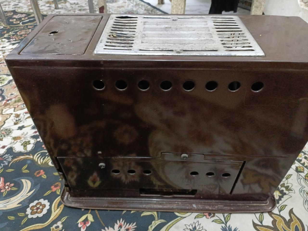 صوبه شارب ياباني حجم كبير اخت الجديده وبيها ضمان من الغاز والدخان واي شي 
بغداد الشعله *********** بيه واتساب 
السعر ٥٥ الف واكو توصيل باجره
