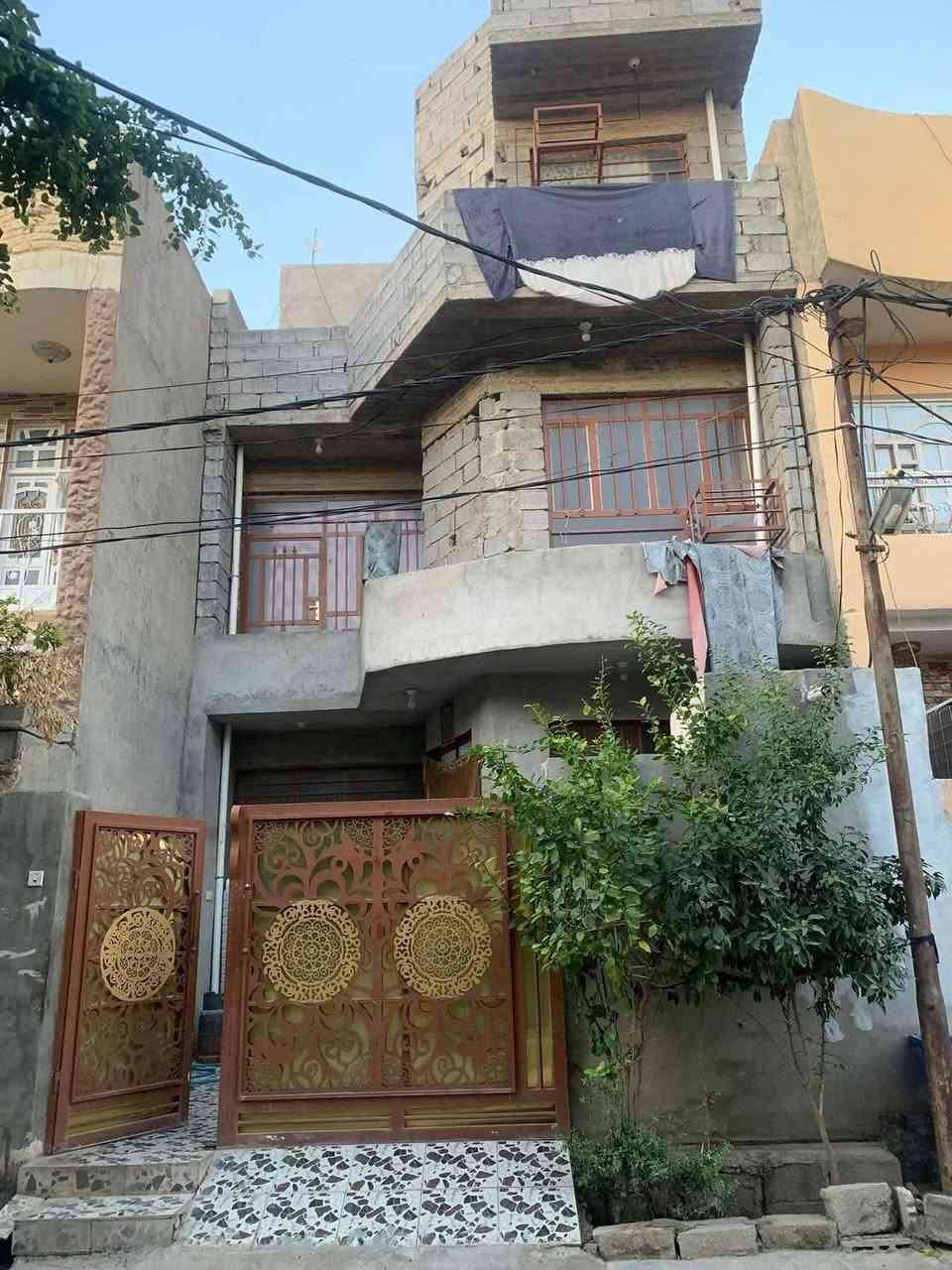 البيت للبيع بعقوبة الوثبه قرب محلات الغيبي _قرب الشرطه النهريه المساحه ١٠٦
للتواصل ***********
