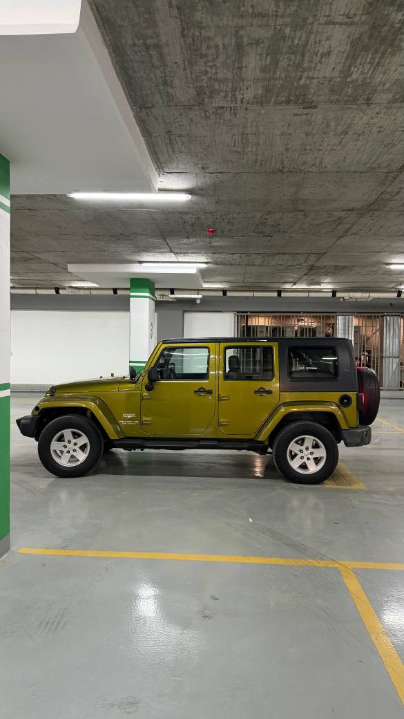 بيع فقط بدون مراوس ولاقسط
السعر 118 ورقه للاتصال ***********
جيب رانگلر موديل 2008 خليجي مكفوله من الصبغ والضربه 
محرك 6 سلندر حجم 3800 كير اوتو محرك وكير مكفولات 
تبريد تدفئه شغالات 
المواصفات عاديه 
الصدر نظيف
وارد خليجي مكفوله من الضربه والصبغ 
المكان بغداد بغداد, العراق
