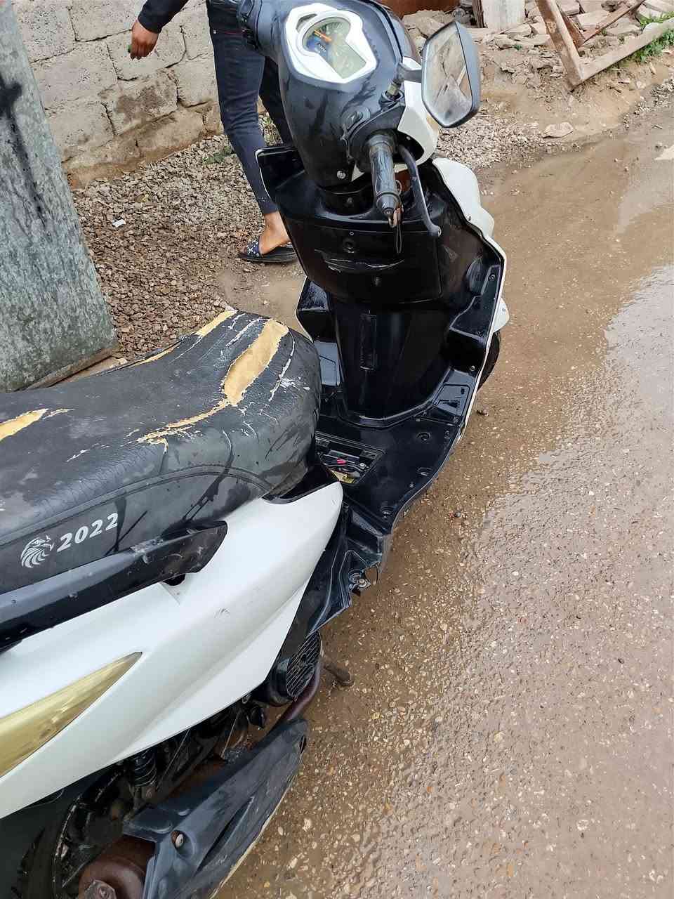 سلام وعليكم دراجه للبيع سكنس كهربائيات كله شغاله محرك خير من الله بعقوبة تقاطع الساده الرقم ***********
