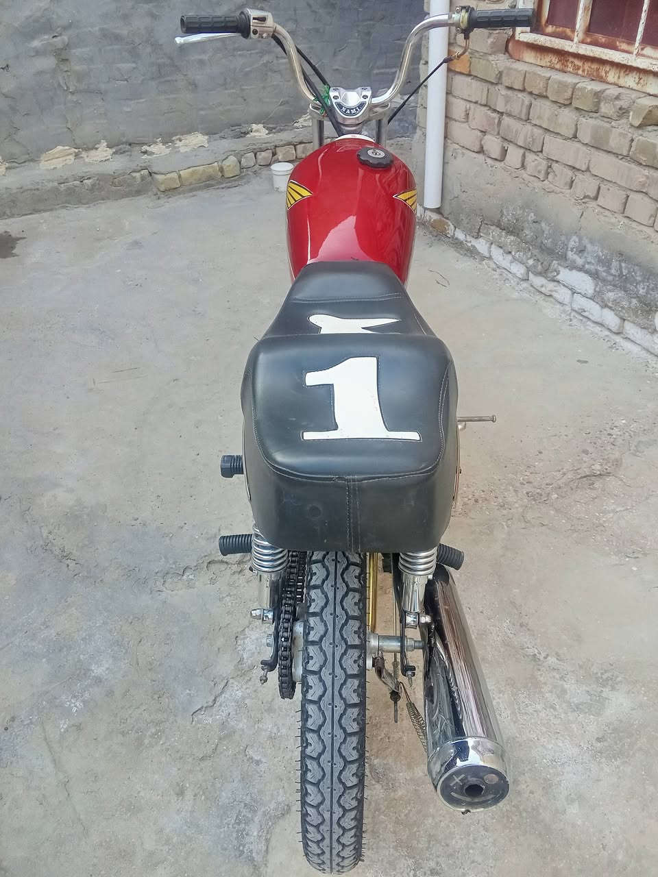 سلام عليكم
دراجه نامه تعمير 25 محرك امتياز  باقي الغراض اصلي 

مبدل ولفات  شلعه فول معدل فول  فصلته قوه 

درجه بيه بس صوت بل مصطره(سعر 475) وبيه مجال 
 
ماعجبك اطلع كبل ولادوخني
مكاني دوانيه البدير 
***********
