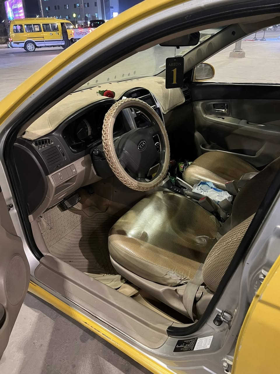 السلام عليكم ورحمة الله وبركاته
للبيع كيه سيراتو 2008سياره خير من الله 

مكينه كير حداديه بشرط رقم نجف شرط التحويل 

خليجي مكفول ماعده ربع الجاملغ المامي موضح بلصور 

السعر ٧٢وبيهامجال 

العنوان كوت ***********
