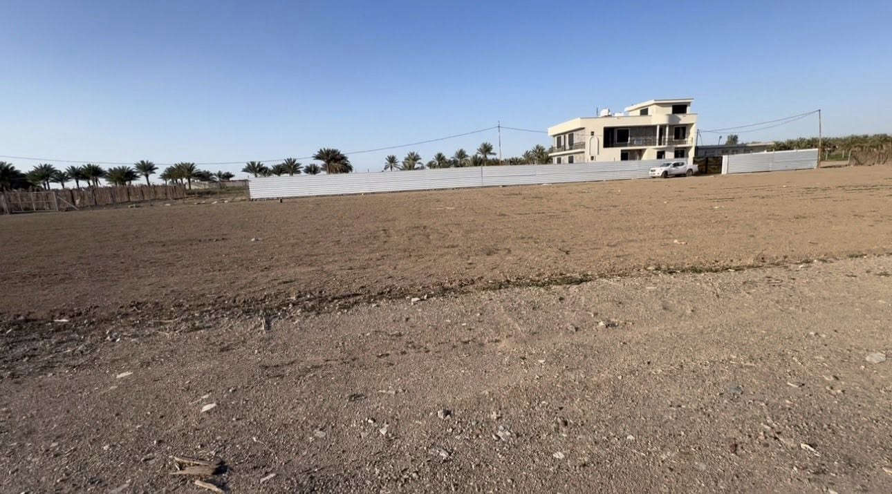 مساء الخير مساحه 350 متر او 500 للبيع طابو زراعي سند25 زنجيل ع شارعين صايرات عنوان سلاميات طريق ابراهيم ابن علي نزله معمل الاسفنج 
تواصل ***********
