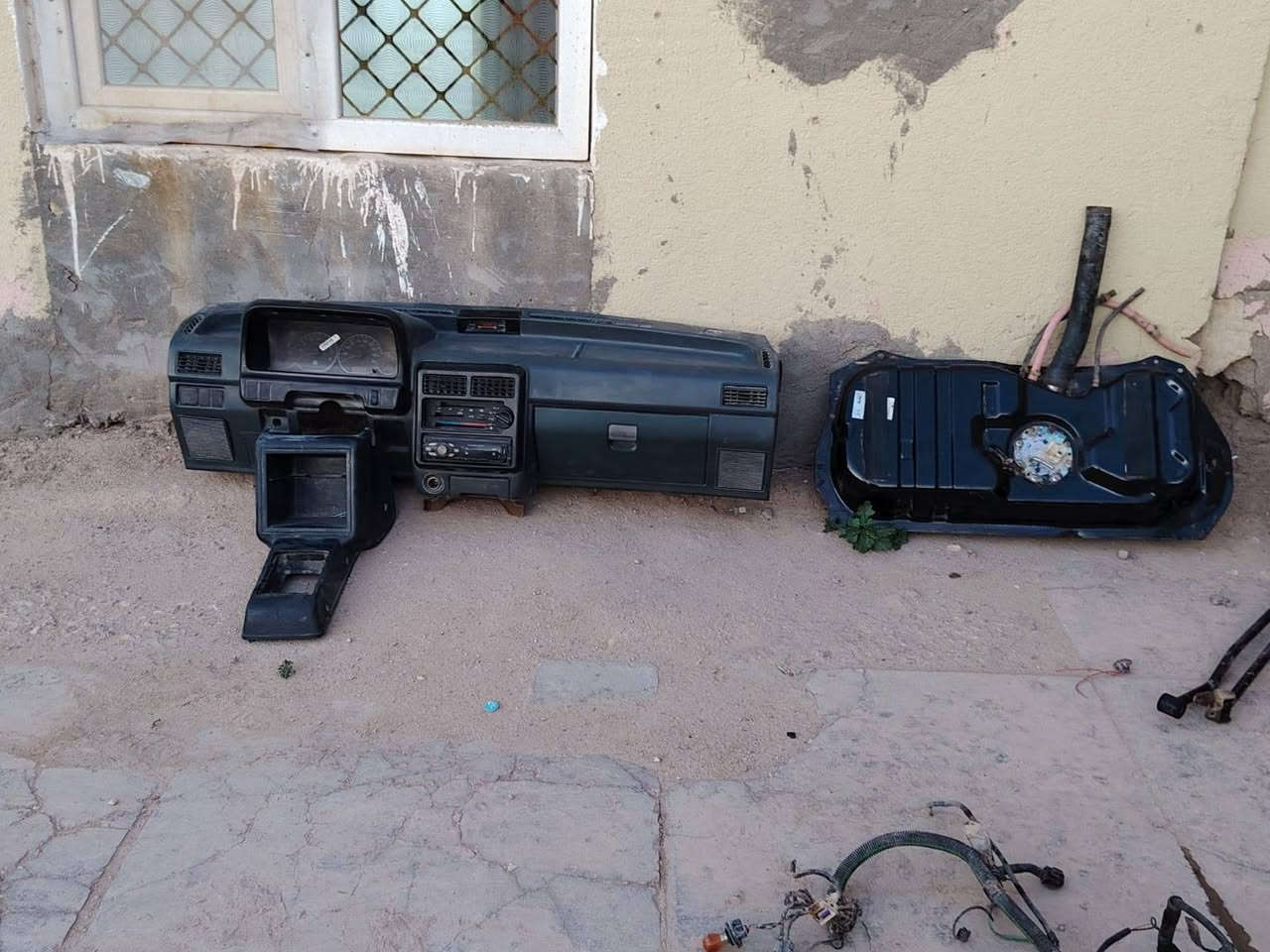 سلام عليكم غراض للبيع  سايبه المكان الحمزه الشرقي ***********
