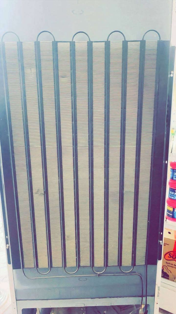 ثلاجه للبيع نضافه فول
سعر خاص ***********
