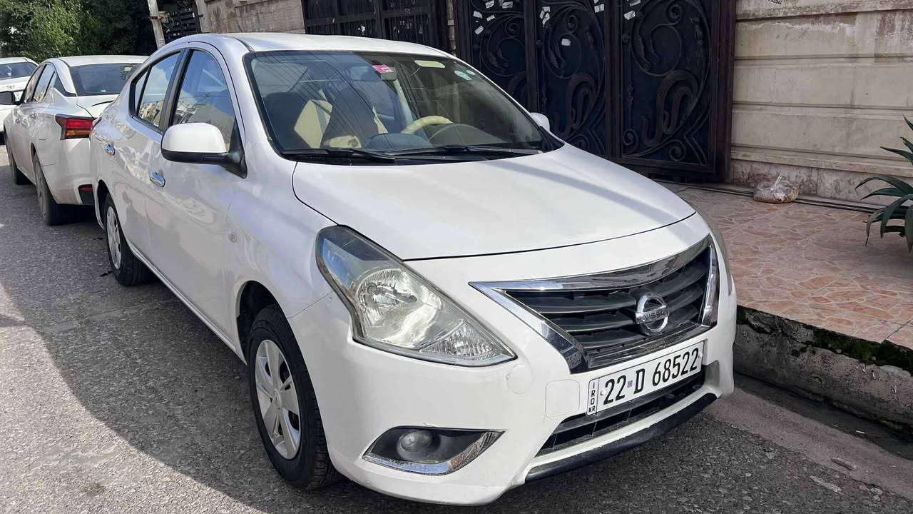 السلام عليكم سياره نيسان سني موديل 2018 قطعتين صبغ  وبي مكانين بارد شي بسيط بدون  داخل السياره مال بيت حيل نظيفه وجاهزه مابيها مصرف هزه وسنويه وارقام كله جديد السعر 96 وبي مجال بسيط للأستفسار رقم الموبايل ***********
