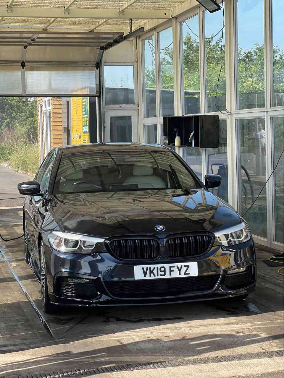 **full service history**
Hello and welcome to the post got this brilliant 2019 bmw 530E M Sport 2.0 petrol and hybrid automatic transmission clean interior and exterior start and drive perfect creamy leather heated seats, Bluetooth, parking sensors, reverse camera, cruise control, satellite navigation, different drive modes, and much more cat s for any inspection or test drive welcome Middlesbrough, Cleveland


**إذا كنت صاحب هذا الإعلان وتريد حذفه لأي سبب، رجاءا أرسل رسالة إلى الدعم الفني**