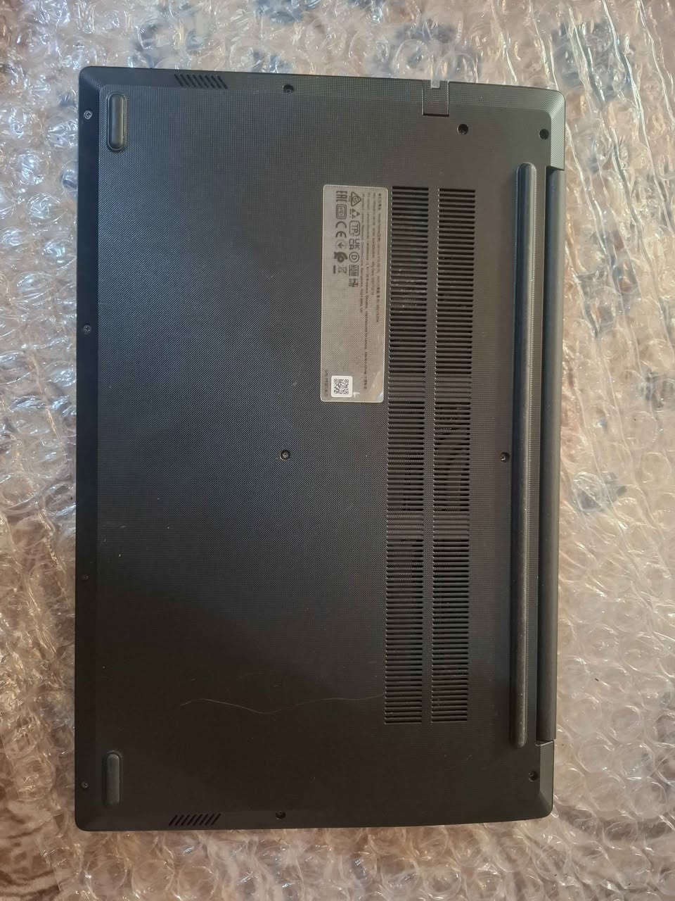 أداء الجهاز في الألعاب عن تجربة شخصية

الجهاز يشغل الألعاب المتوسطة بسلاسة تامة، 
وبعض الألعاب

القوية بدقة 60fps 1080p، ومنها :

Elden Ring

Resident Evil 4 Remake.
أداء ممتاز GTA V

Hollow Knight & Cuphead.

المعالج : 11357-15 Intel Core (الجيل الحادي عشر).

كرت الشاشة : Nvidia GeForce MX350.

الرام: 16GB (82) DDR4 بسرعة 3200MHz.

التخزين 512GB SSD سريع جداً في الإقلاع والنقل).

الشاشة : 15.6 بوصة بدقة (1080×1920) Full HD.

النظام 11 Windows الأصلي مع دعم 12 Direct

🔋البطارية تدوم من 2.5 إلى 3 ساعات تصفح حسب

الاستخدام.

الشحن يدعم الشحن السريع بشاحن أصلي 65 واط.

الإضافات يأتي مع ستاند مروحة تبريد خارجية تعمل عن

طريق USB للحفاظ على برودة الجهاز أثناء اللعب. النجف, العراق


**إذا كنت صاحب هذا الإعلان وتريد حذفه لأي سبب، رجاءا أرسل رسالة إلى الدعم الفني**