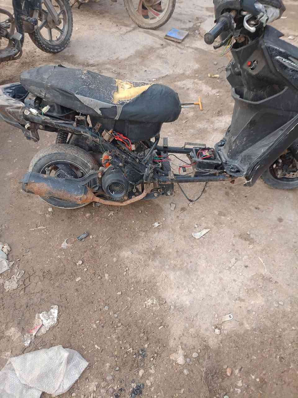 سلام عليكم دراجه سكنز صيني محرك ماكس عوزه كفرات وباتري سعر 200وبيهه مجال مكاني بابل الدبله ***********
