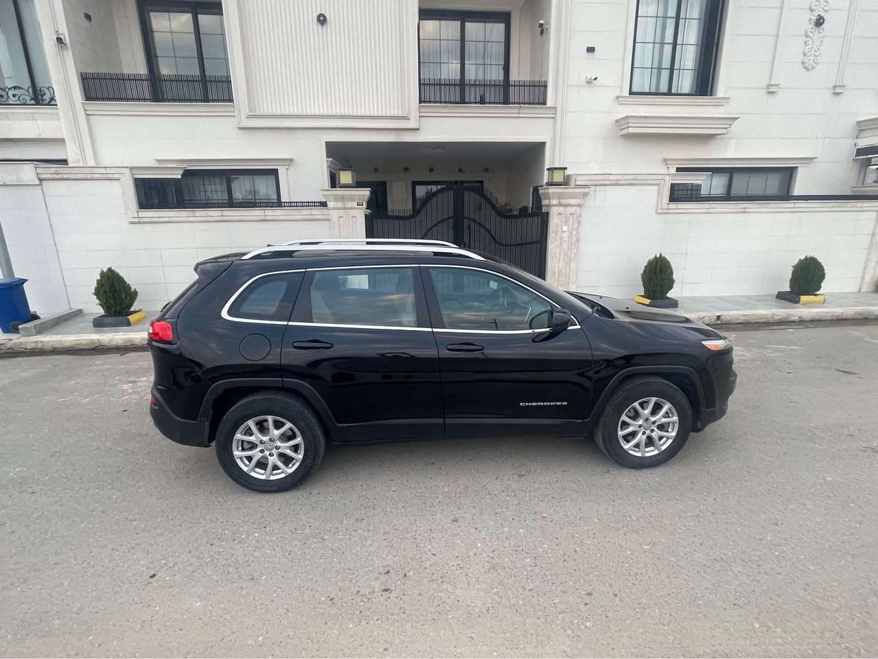 جيب شيروكي 2017 (( كيرتوماتيك قفل مةركةزي جام كارةبا Abs رادار كاميرا مةكينة كةورة ٢٤. بي توربو ناو زةرد دبل اكسل فول مواسةفاتة بس سلايت نية  بي بوياغة بةناوي خومة هةموو شتةي بةشةرتة ((١١٨))$ أربيل, العراق


**إذا كنت صاحب هذا الإعلان وتريد حذفه لأي سبب، رجاءا أرسل رسالة إلى الدعم الفني**