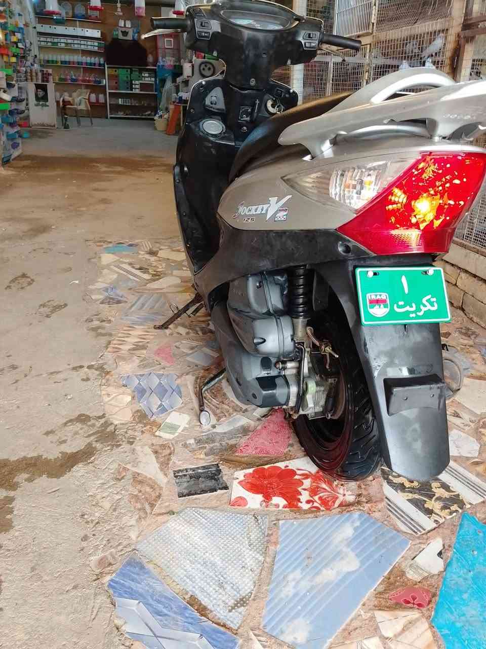 السلام عليكم اخوان دراجه للبيع موديل 2013 دراجه رمبه برغمه مفتوح الله شاهد صار لي شهر من اخذتها هسه ما احتاجها بعد الك تراي بيها منا للناصريه سعر 750 وبيها مجال للشراي العنوان قضاء الرفاعي استفسار عن رقم الهاتف او على الصفحه الشرايبي خير ويتدلل دراجه نظيفه محرك قشر كامله كامله احطك وراي لا تريد نطلع للناصريه نروح ونرجع ***********
